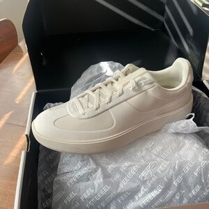 Lululemon Men’s Cityverse White sneaker - NEW